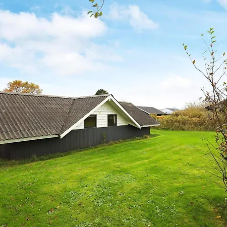 6 Person Holiday Home In Roslev * Flovtrup